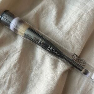 IT Cosmetics Brush